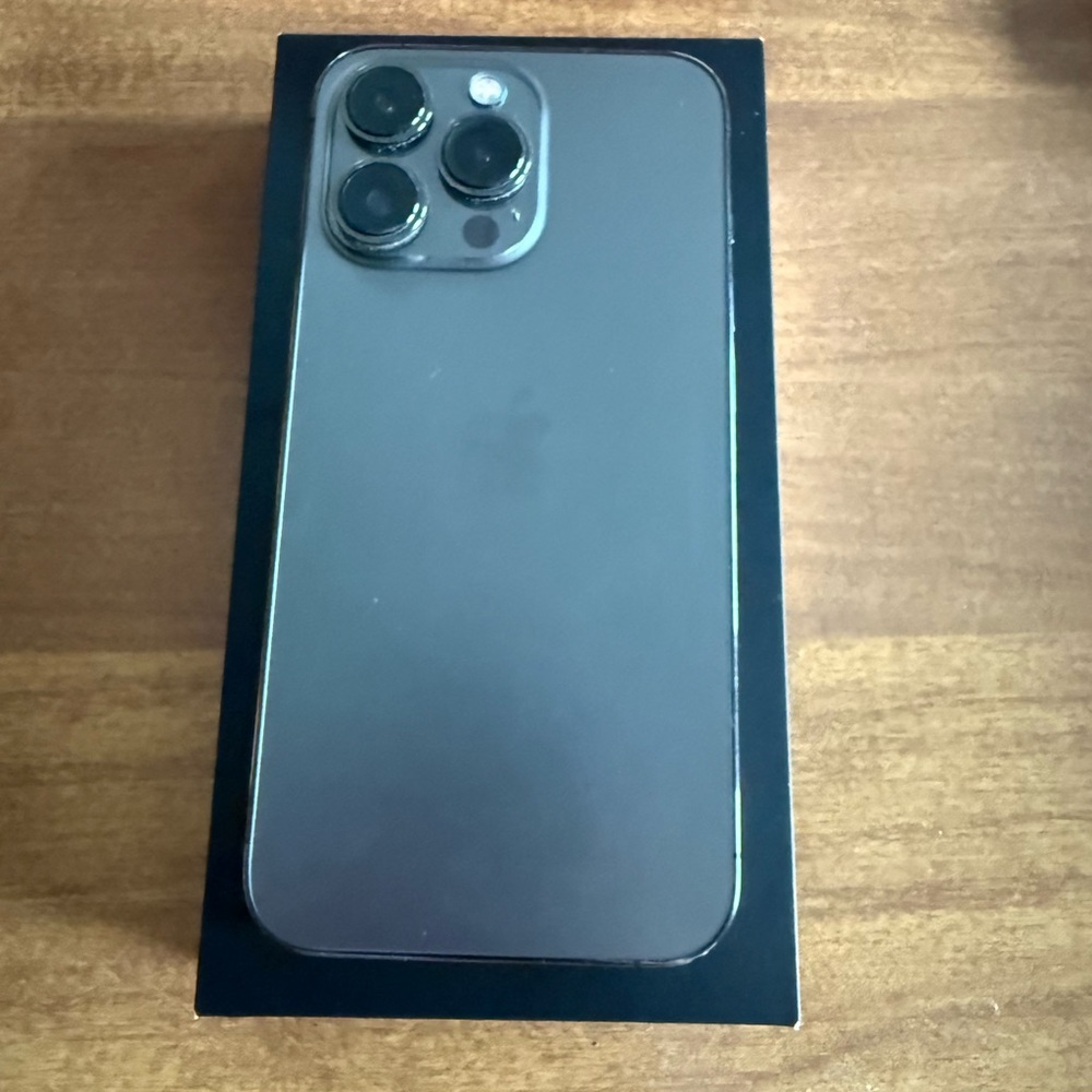Apple iPhone 13 Pro  - Black - AT&T - 128 gig